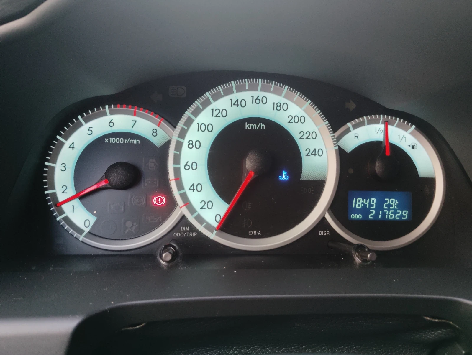 Toyota Corolla verso  - изображение 8