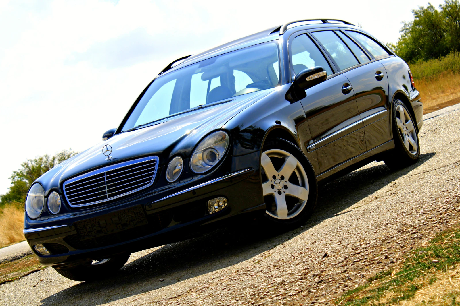 Mercedes-Benz E 500 V8 4-matic Distronic Швейцария - изображение 3