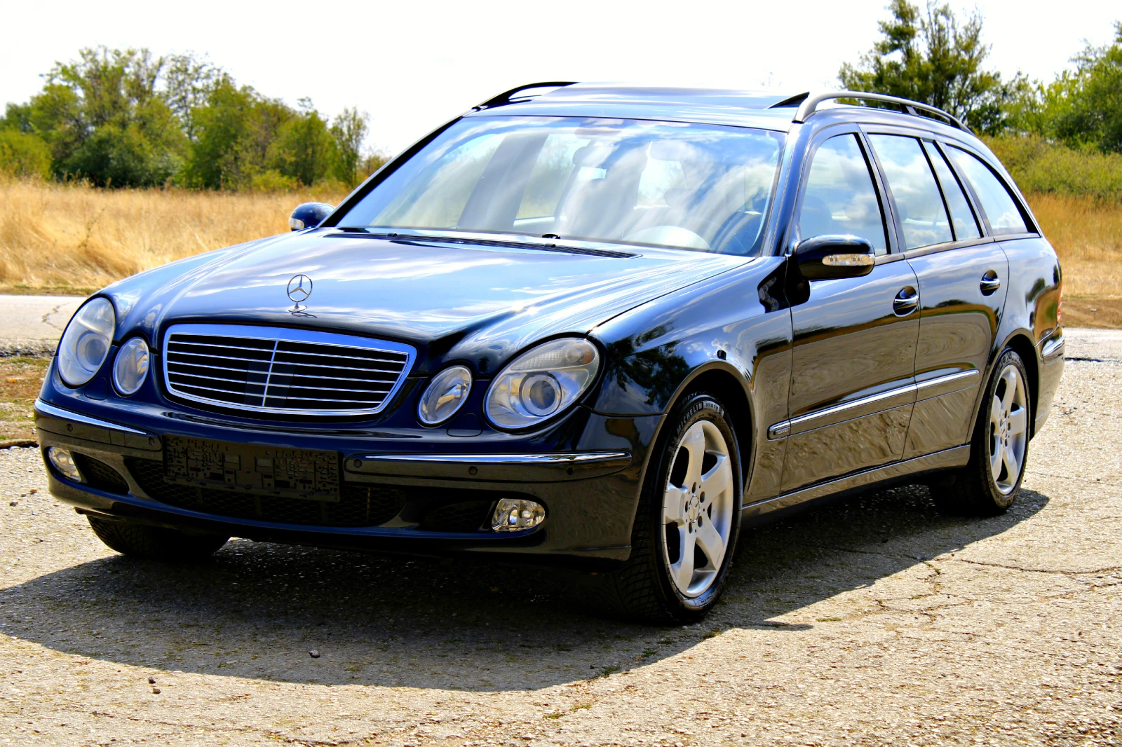 Mercedes-Benz E 500 V8 4-matic Distronic Швейцария - изображение 8