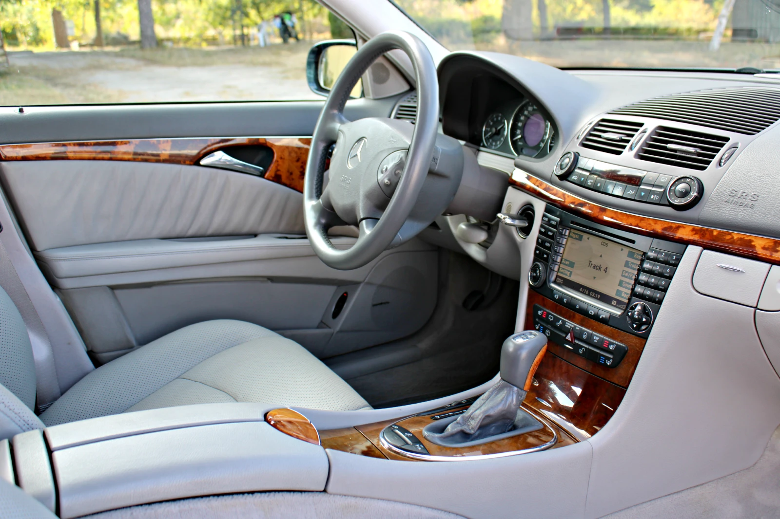 Mercedes-Benz E 500 V8 4-matic Distronic  | Mobile.bg   13