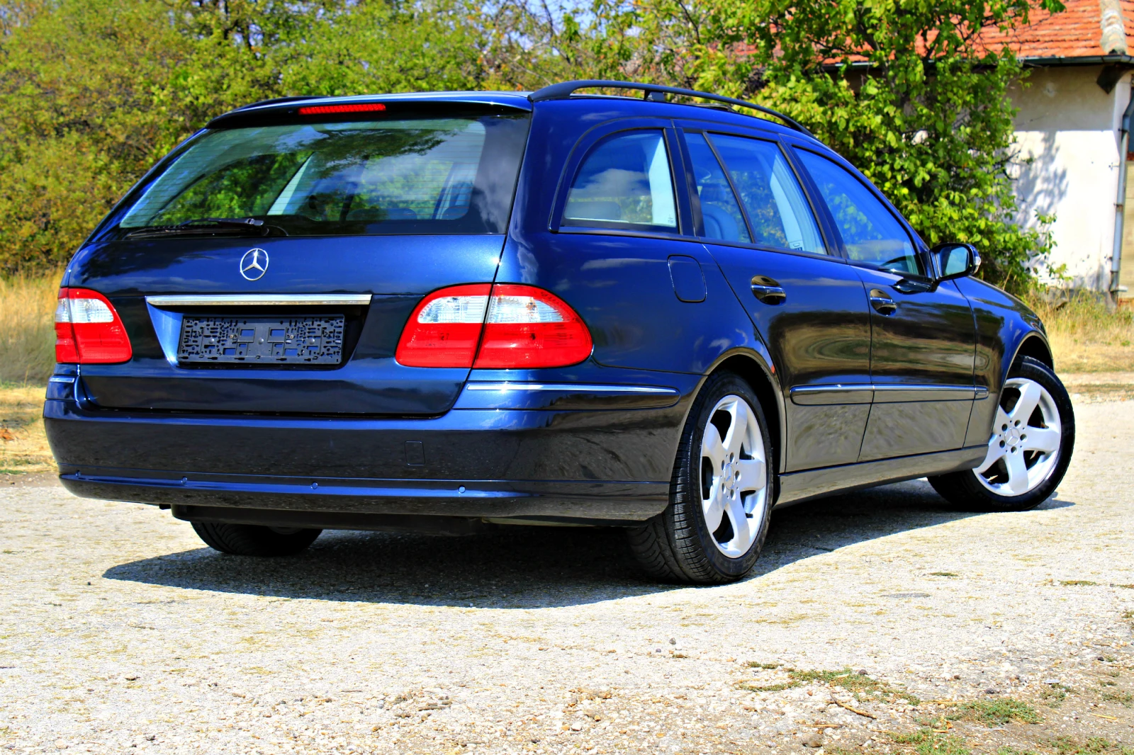 Mercedes-Benz E 500 V8 4-matic Distronic Швейцария - изображение 4