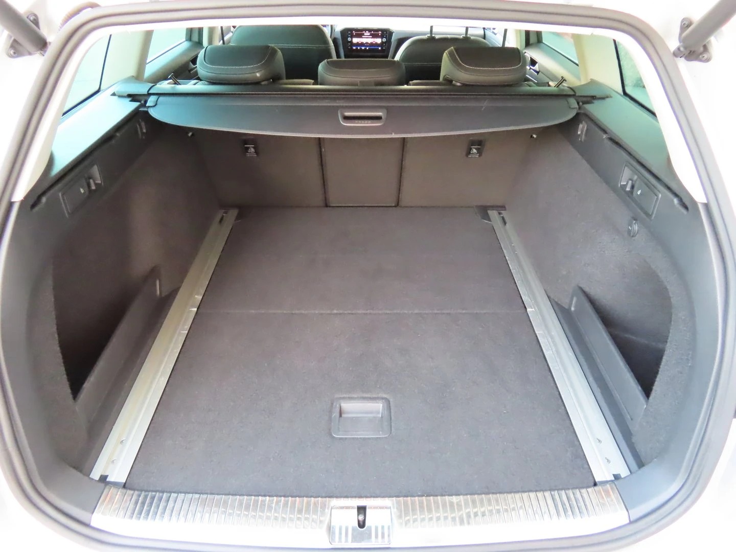 VW Passat VW Passat Var. Business 2.0 TDI SCR DSG | Mobile.bg � ����������� 4