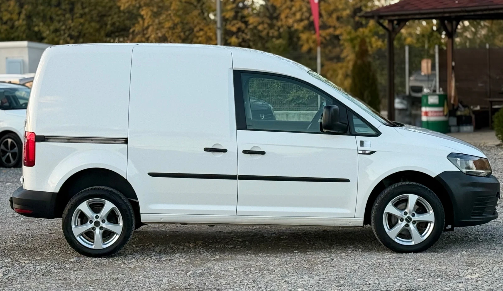 VW Caddy 2.0TDi 122к.с * 4-Motion* * Климатик* * Дистроник* - изображение 8