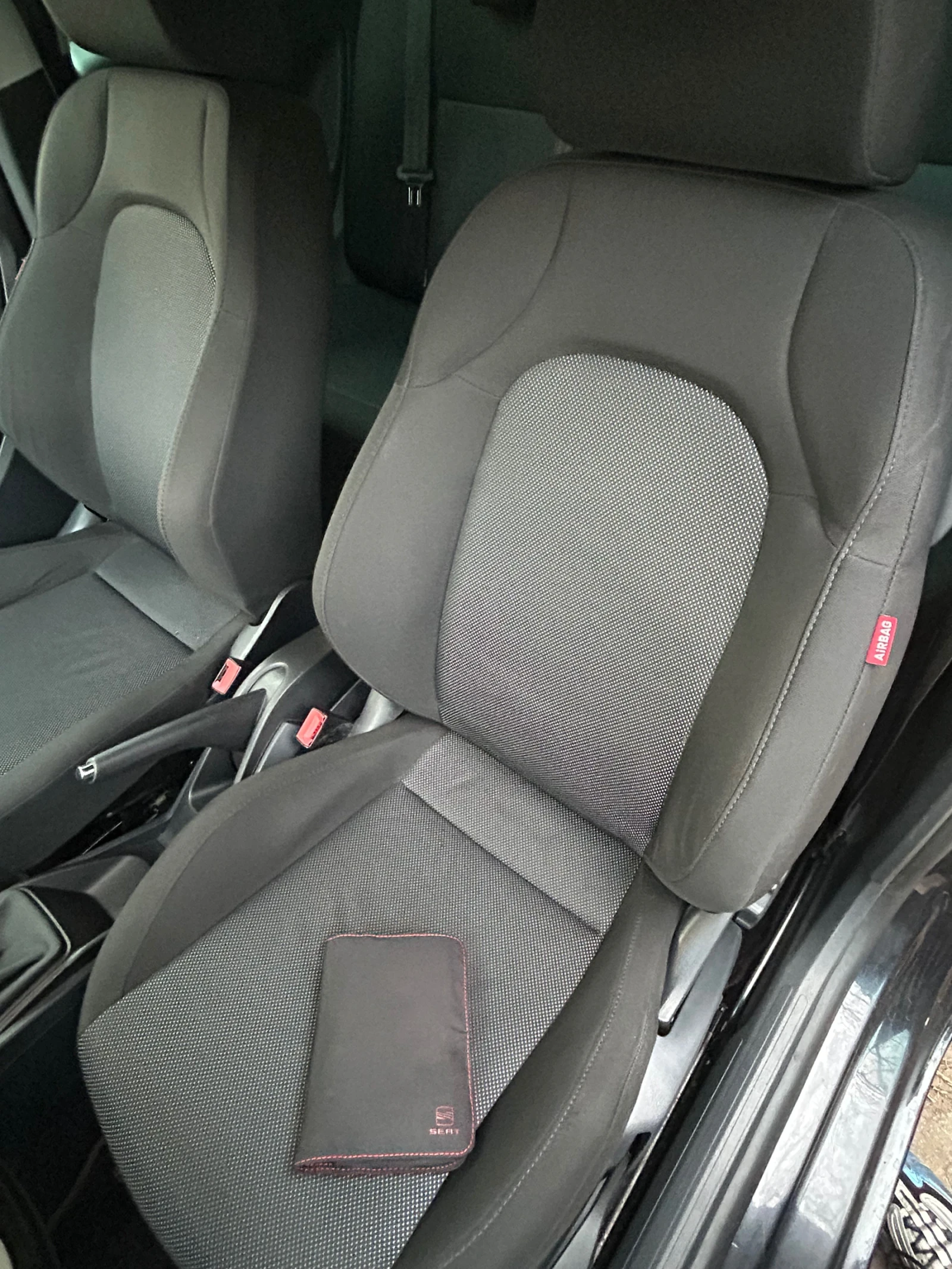 Seat Ibiza 1.4i / Парктроник / Подгрев, снимка 4 - Автомобили и джипове - 53913640