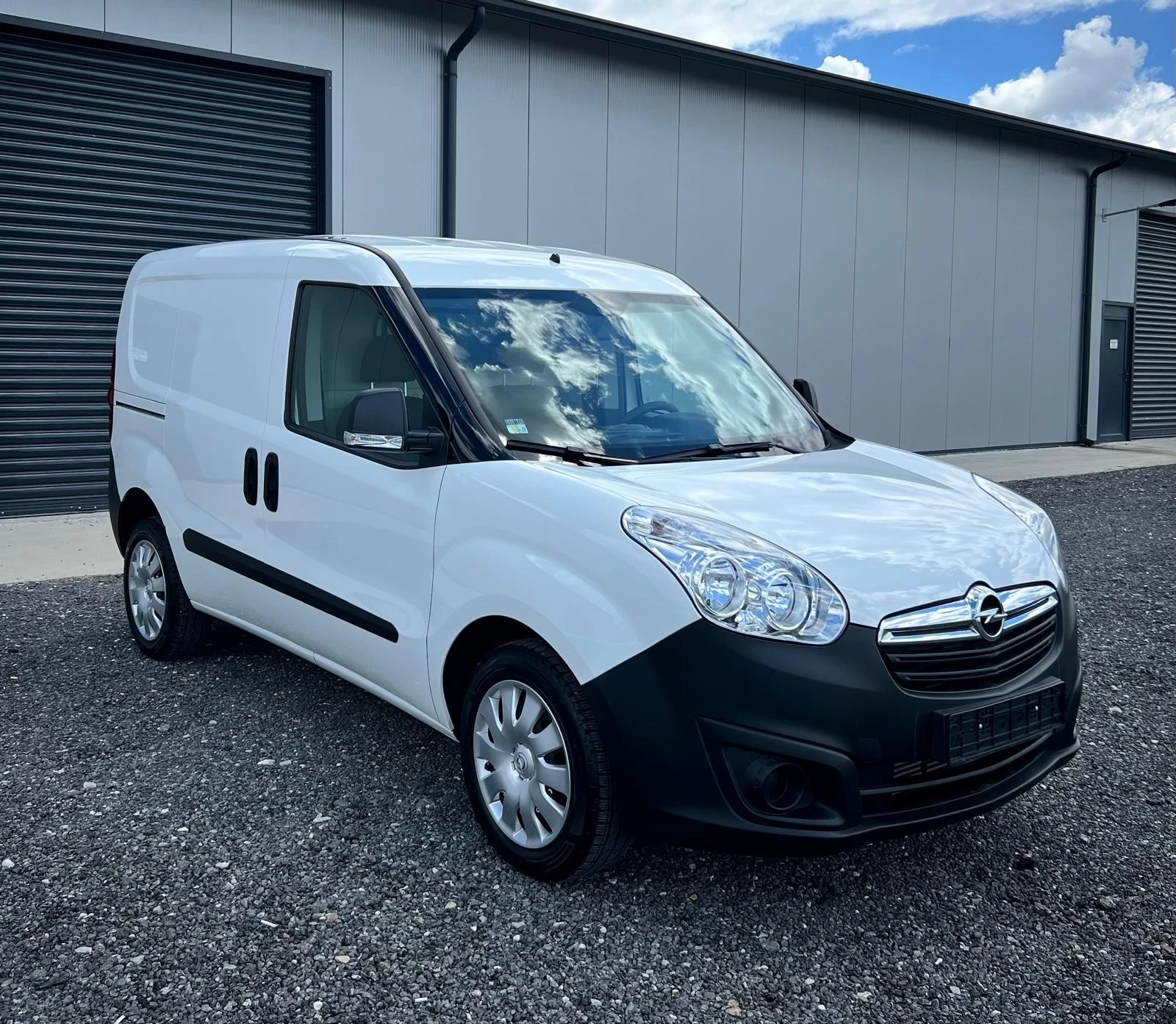 Opel Combo 1.4i/ МЕТАН-БЕНЗИН-120кс., снимка 2 - Автомобили и джипове - 54714222