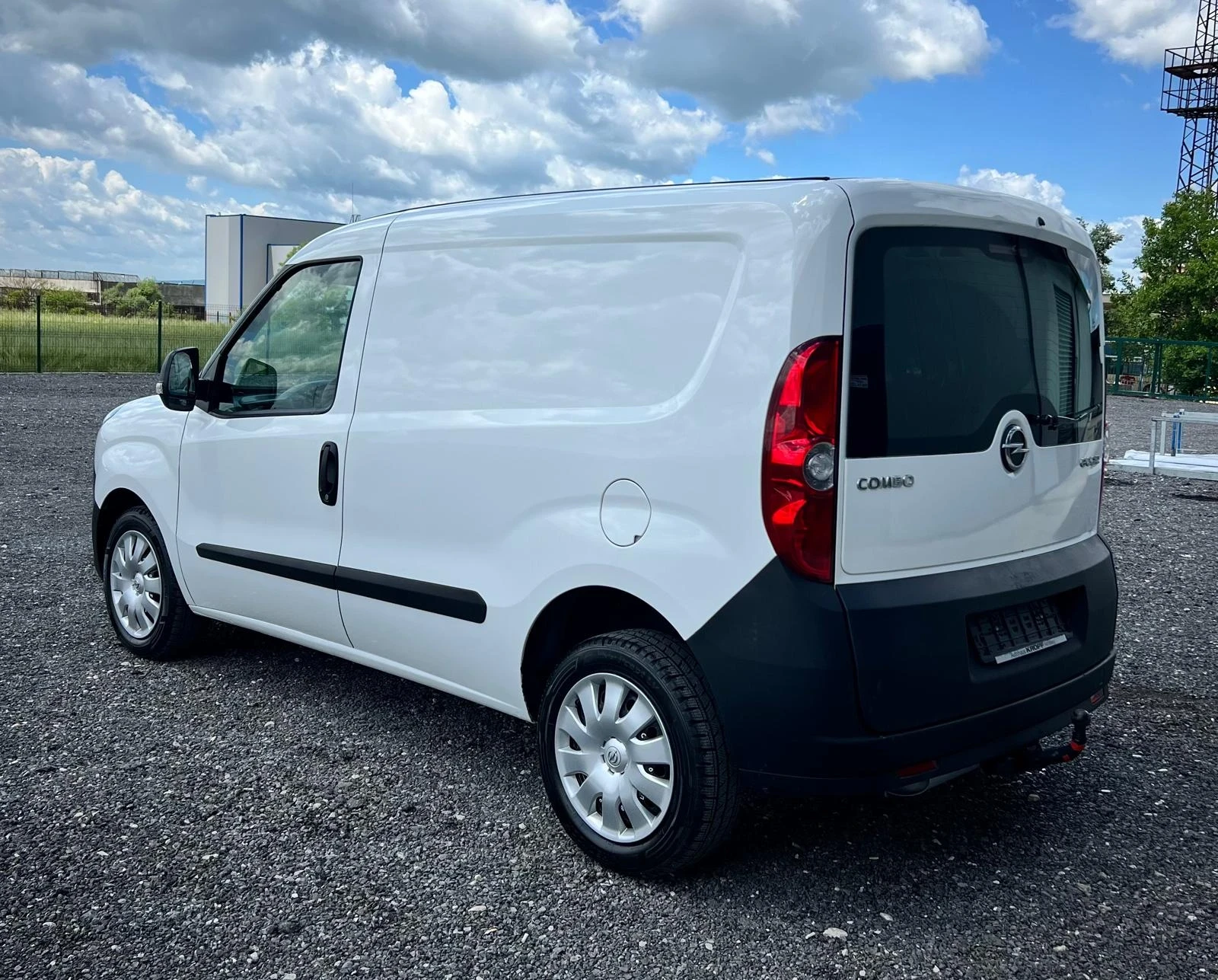 Opel Combo 1.4i/ МЕТАН-БЕНЗИН-120кс., снимка 4 - Автомобили и джипове - 54714222