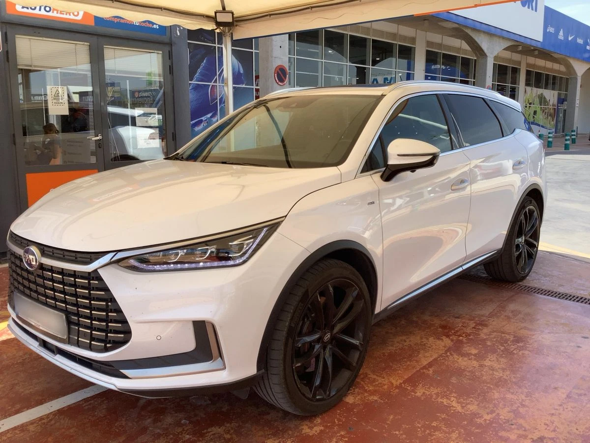 BYD Tang 86.4kWh Flagship 4X4 6+ 1места