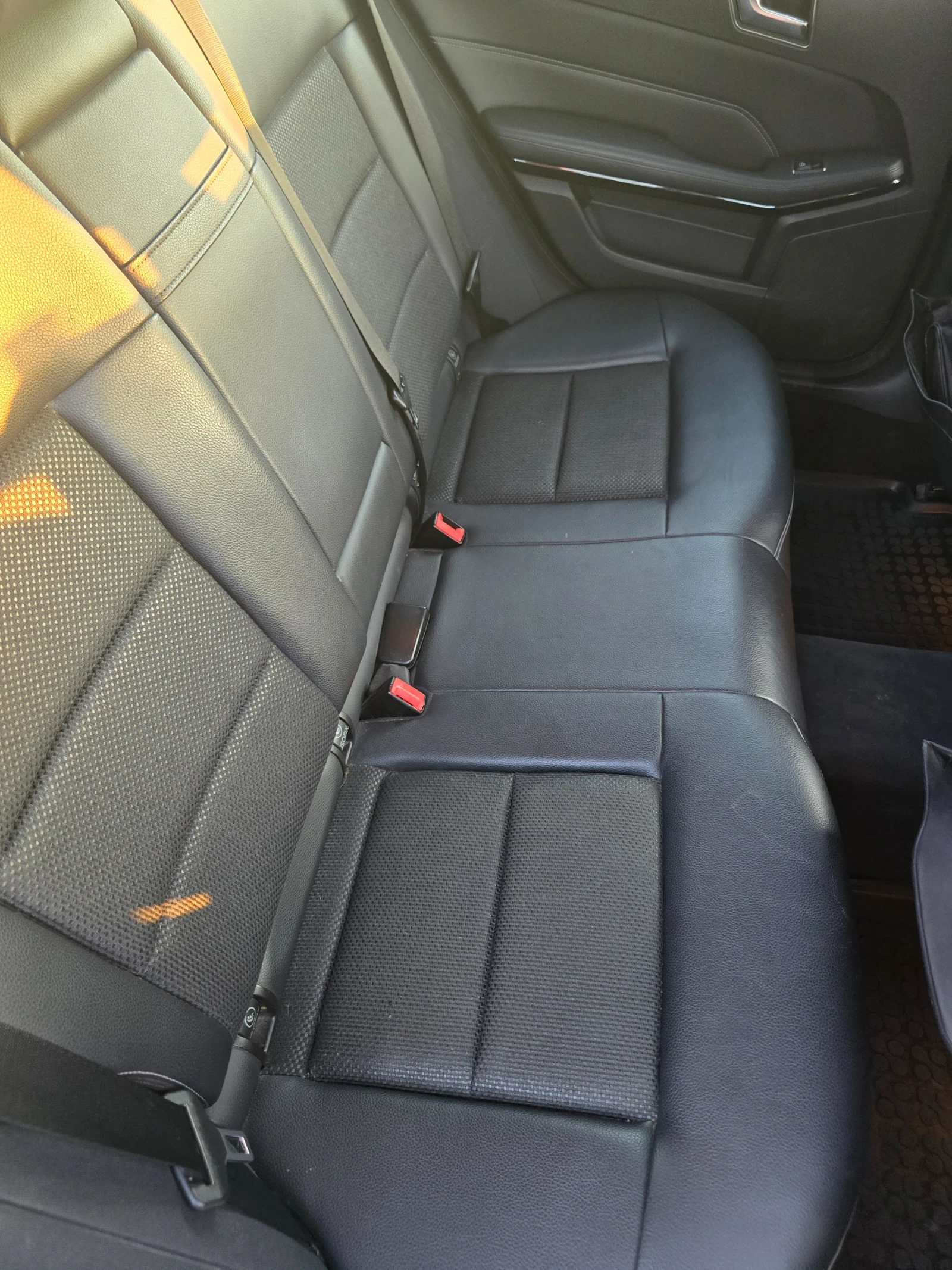 Mercedes-Benz E 220, снимка 12 - Автомобили и джипове - 55647418