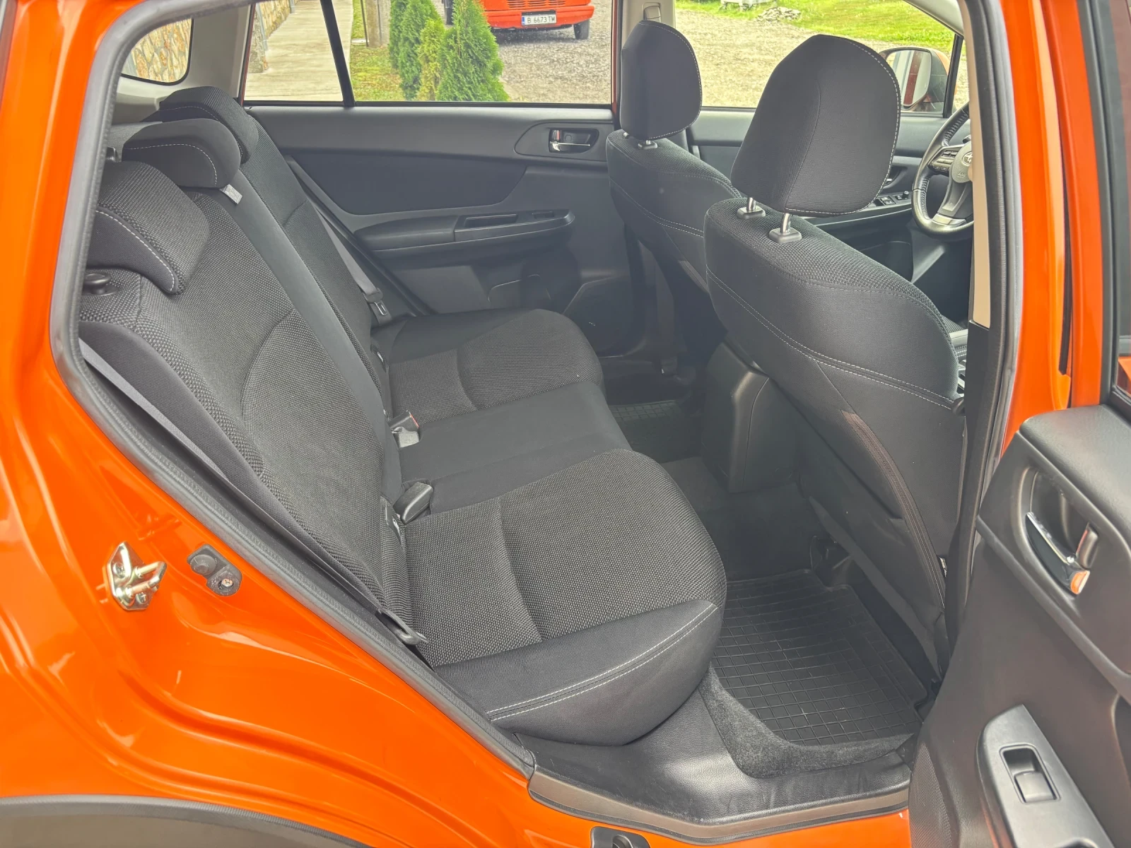 Subaru XV 2.0i 4x4 AVTOMAT SWISS, снимка 8 - Автомобили и джипове - 55656231
