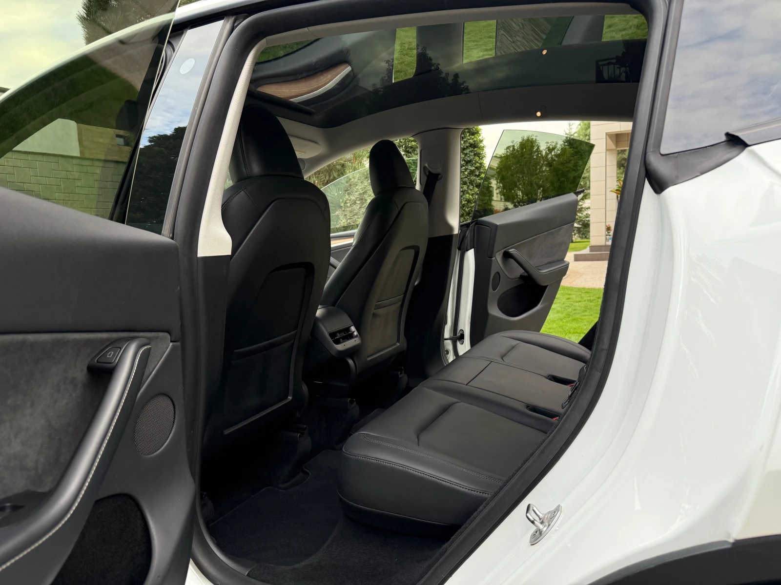 Tesla Model Y Long Range* 4x4* ���������* �������� | Mobile.bg � ����������� 11