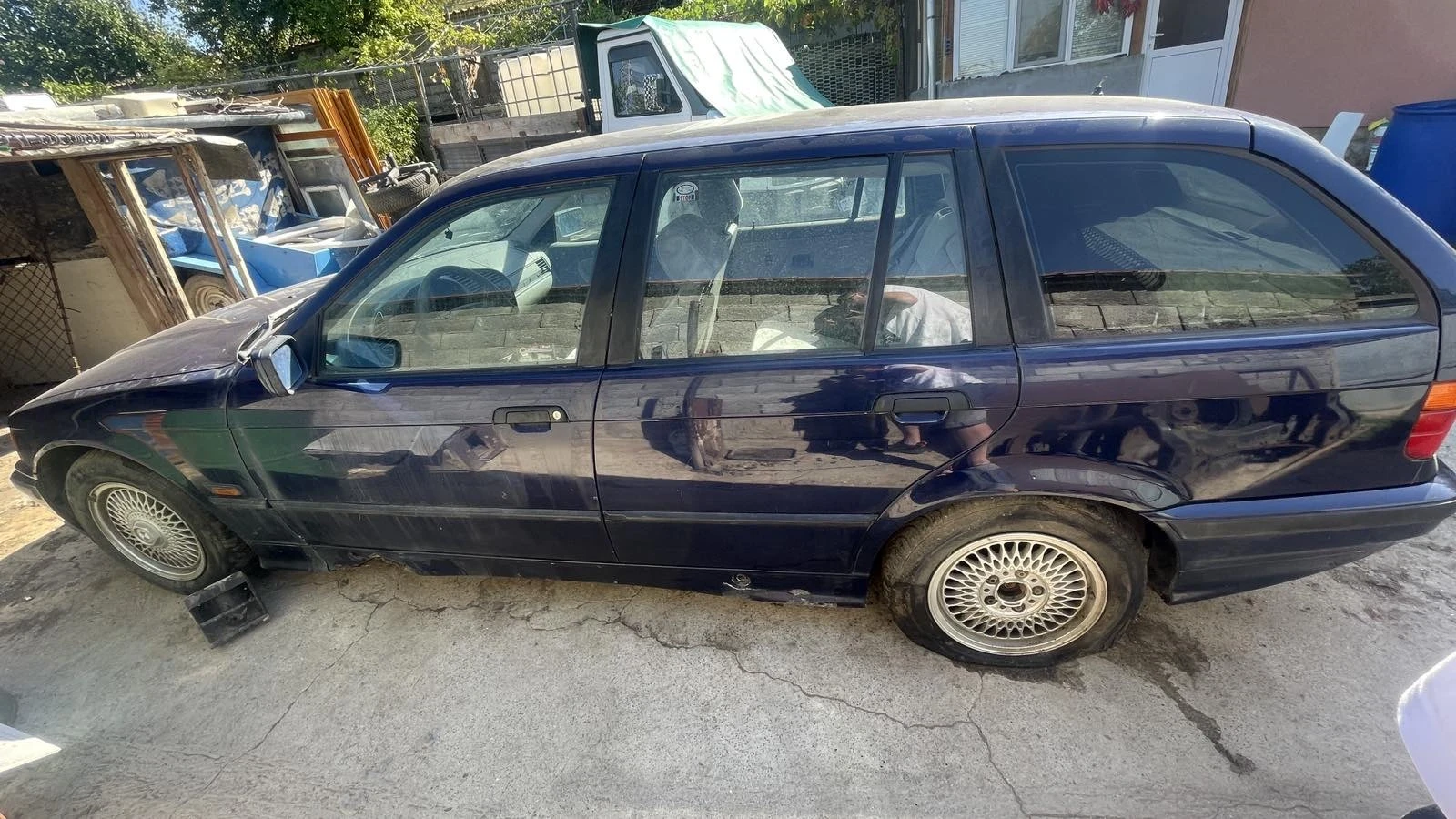 BMW 320, снимка 3 - Автомобили и джипове - 56003114