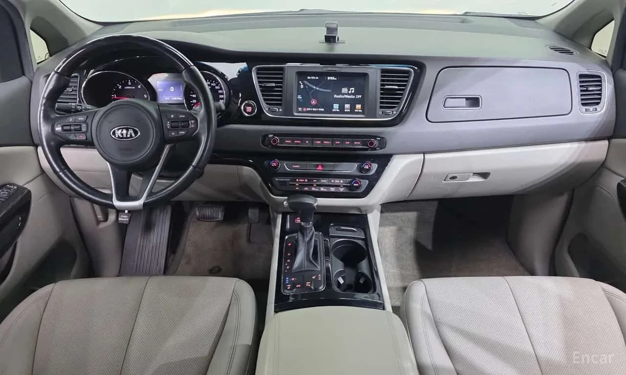 Kia Carnival * 7 seater Limousine * ������ ���� �� �������� | Mobile.bg � ����������� 7