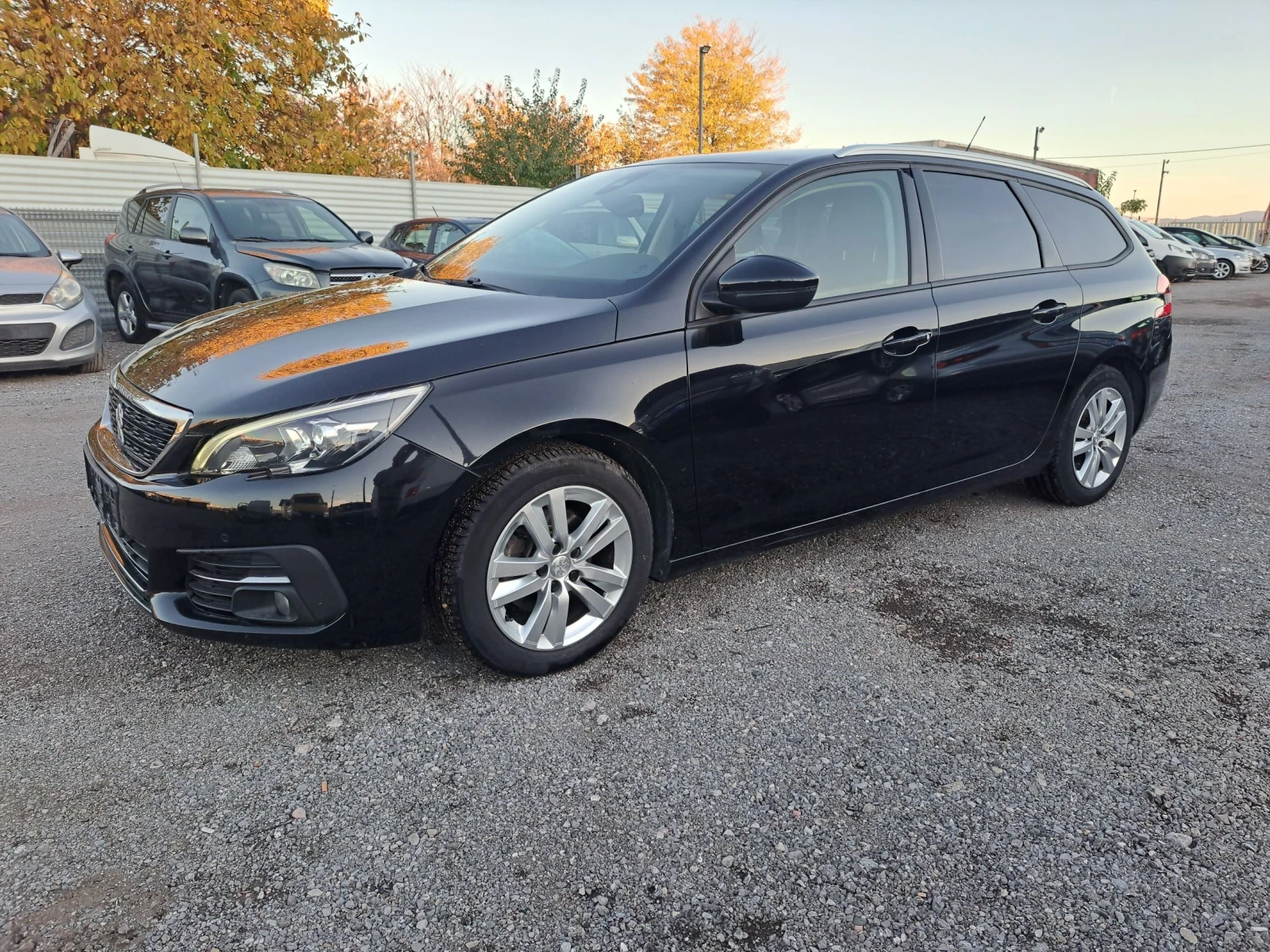 Peugeot 308 1.5TDI ПАНОРАМА, снимка 3 - Автомобили и джипове - 56640511
