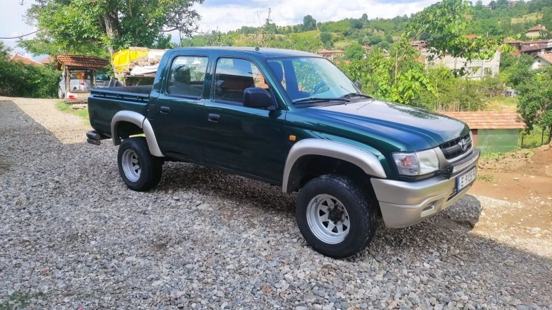 Toyota Hilux 2.5, снимка 12 - Автомобили и джипове - 46909992