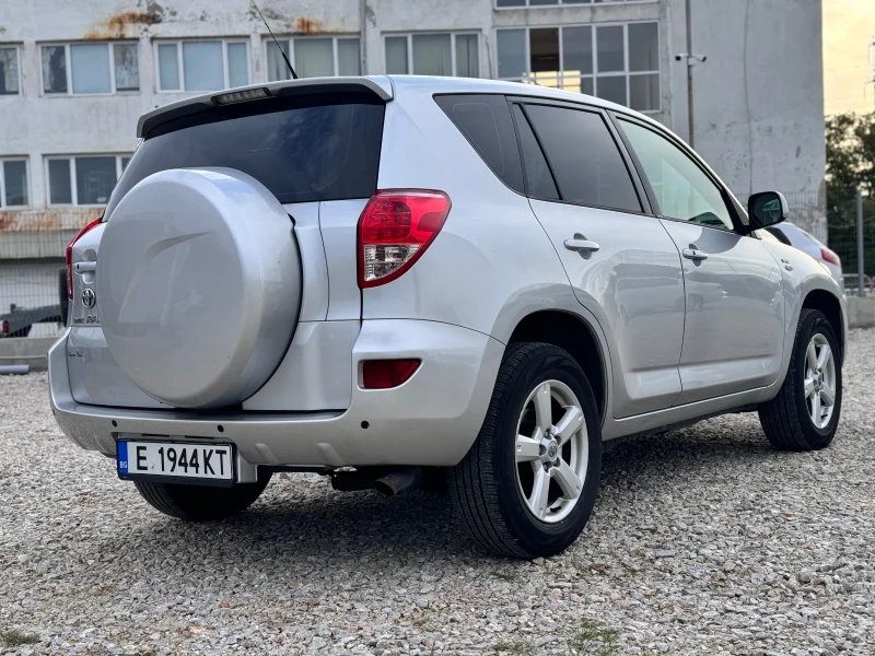 Toyota Rav4 2.2 d4d 136, снимка 6 - Автомобили и джипове - 47326597