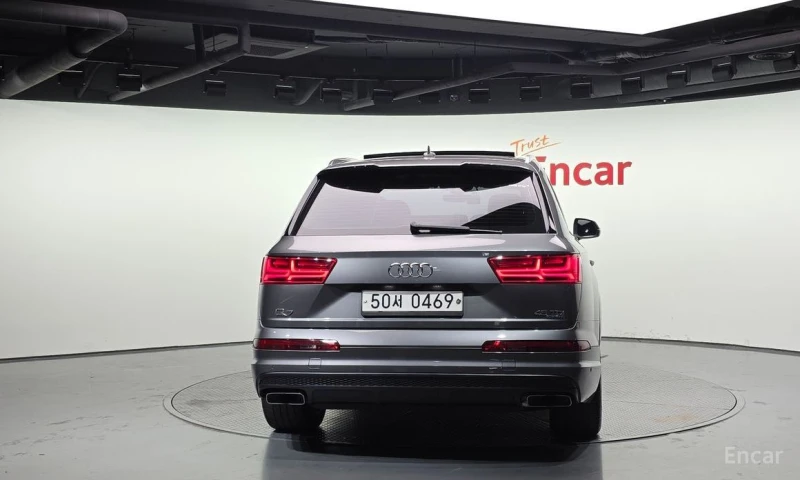Audi Q7, снимка 4 - Автомобили и джипове - 52706454