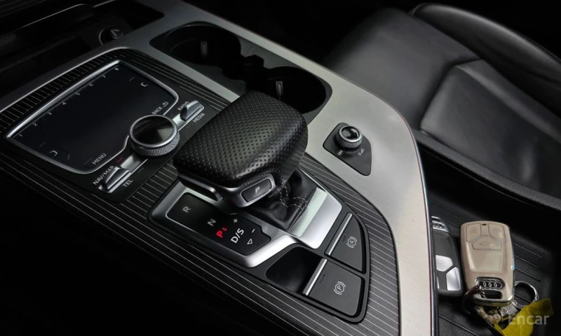 Audi Q7, снимка 9 - Автомобили и джипове - 52706454