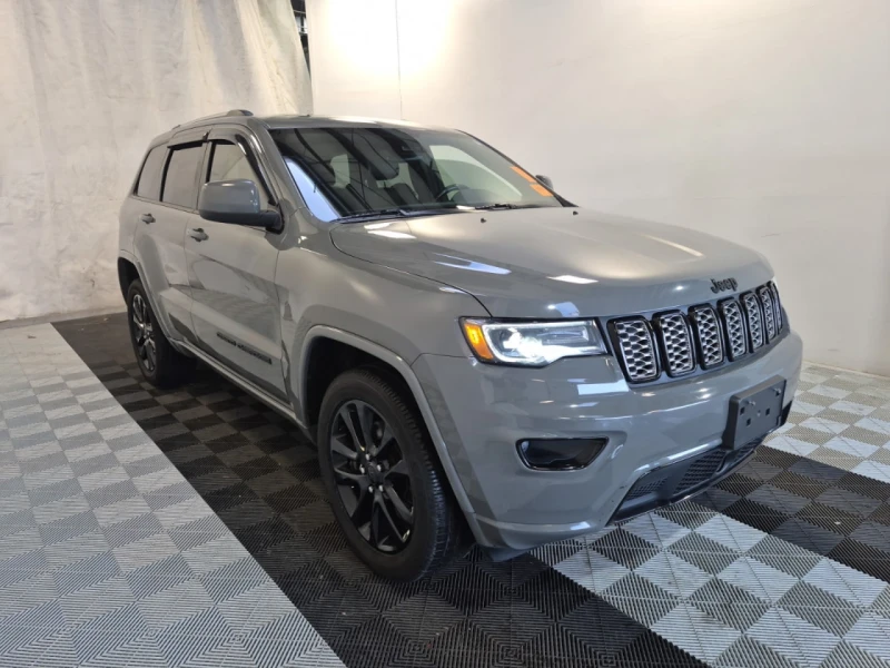 Jeep Grand cherokee АВТО КРЕДИТ* ЦЕНА ДО БГ * СЕРВИЗНА ИСТОРИЯ, снимка 2 - Автомобили и джипове - 53487020