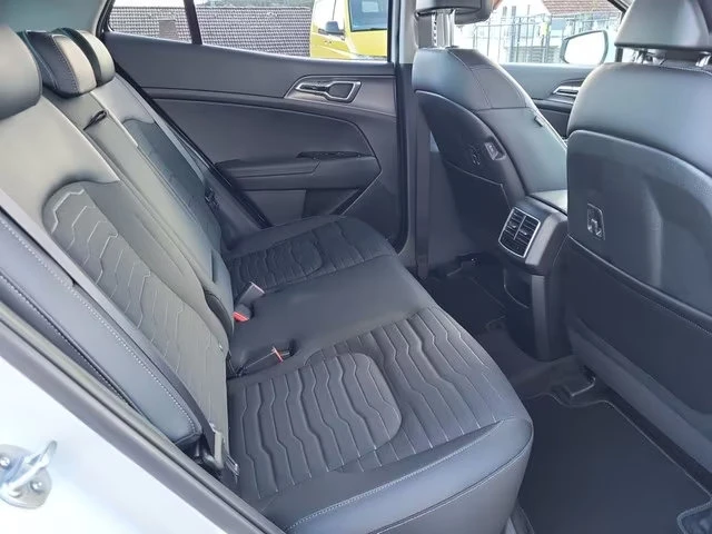 Kia Sportage 1.6PHEV/265HP/AWD/AHK/CAM/NAVI/LED/DIGI/CPLAY/486g - изображение 9