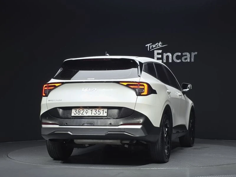 Kia Sportage 2.0 Automatic, снимка 4 - Автомобили и джипове - 55587787
