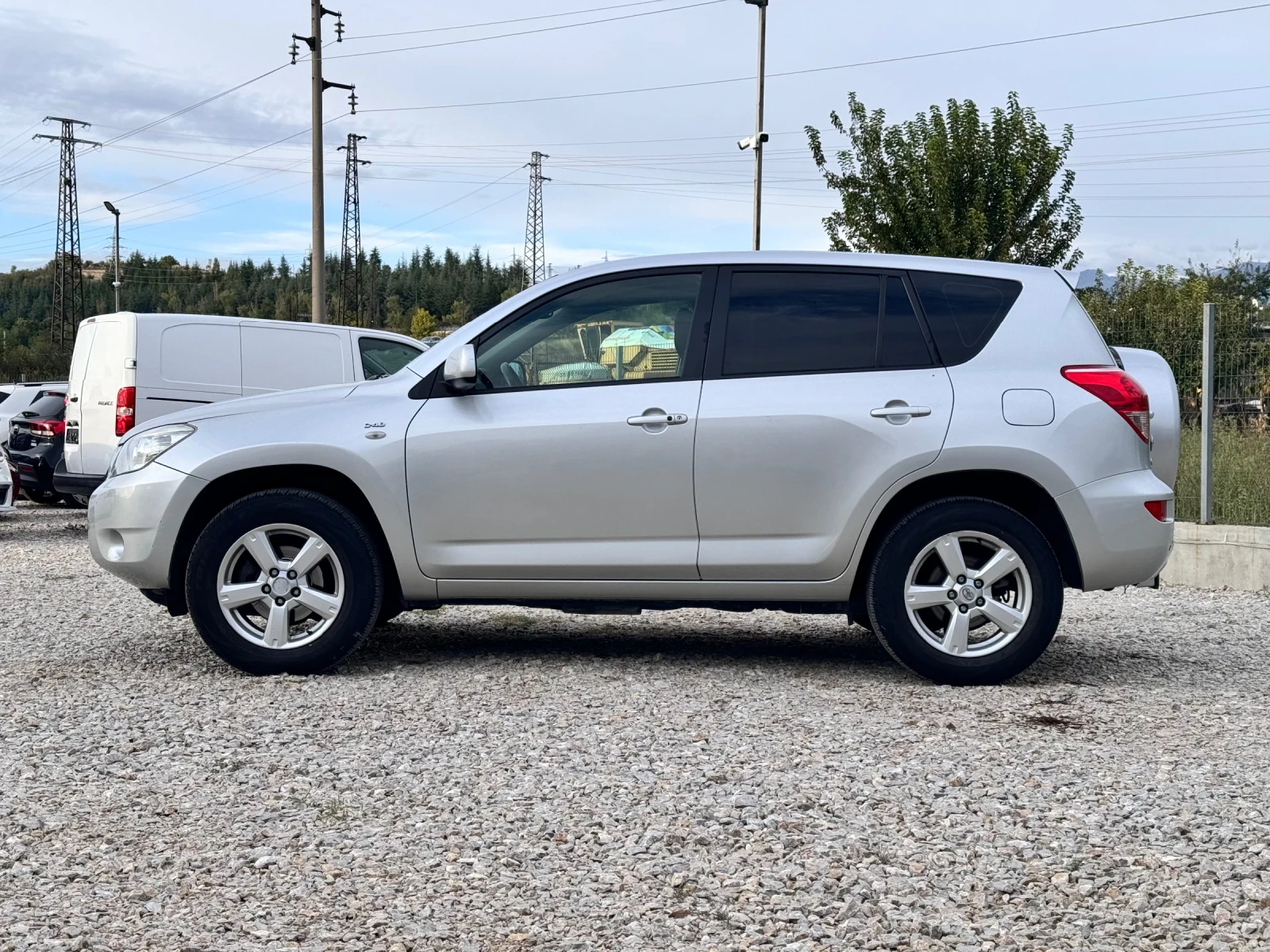 Toyota Rav4 2.2 d4d 136 - изображение 3