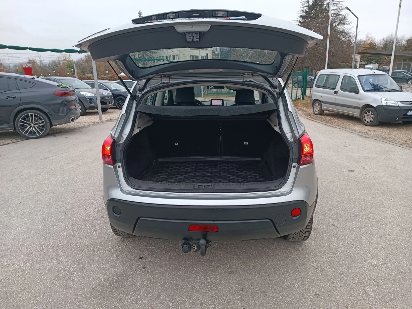 Nissan Qashqai 2.0i-141кс-ШВЕЙЦАРИЯ-РЪЧКА-6ск-4х4-Keyless - изображение 5