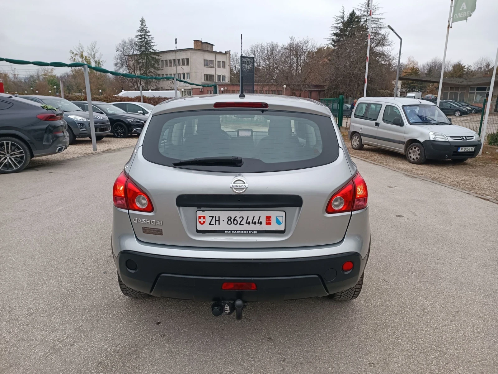 Nissan Qashqai 2.0i-141кс-ШВЕЙЦАРИЯ-РЪЧКА-6ск-4х4-Keyless - изображение 4