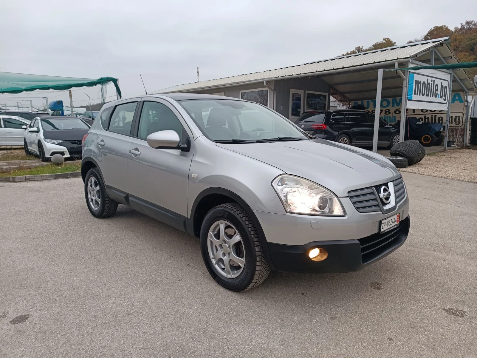 Nissan Qashqai 2.0i-141кс-ШВЕЙЦАРИЯ-РЪЧКА-6ск-4х4-Keyless - изображение 2