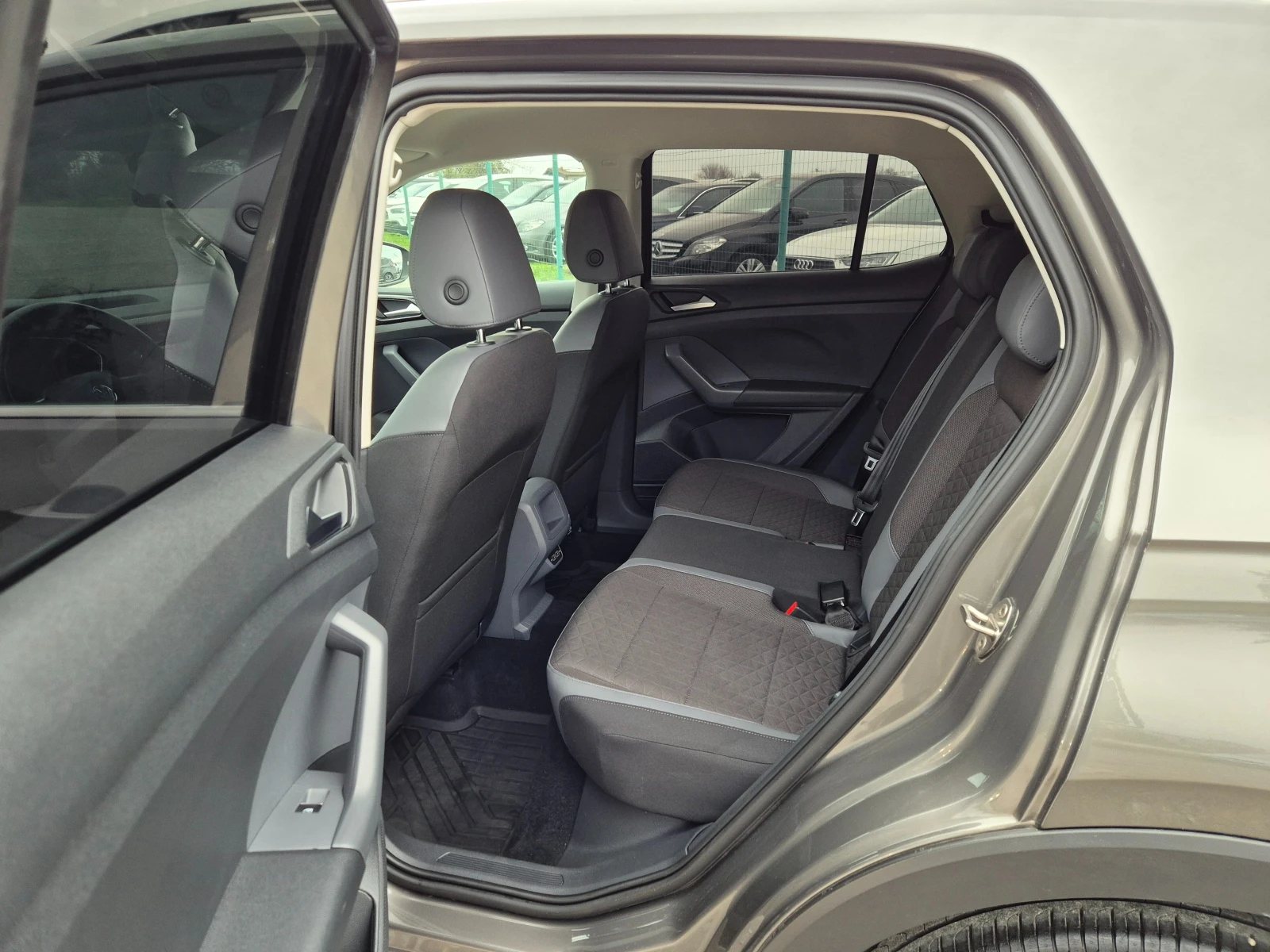 VW T-Cross 1.6TDI 99000��!!! | Mobile.bg � ����������� 12