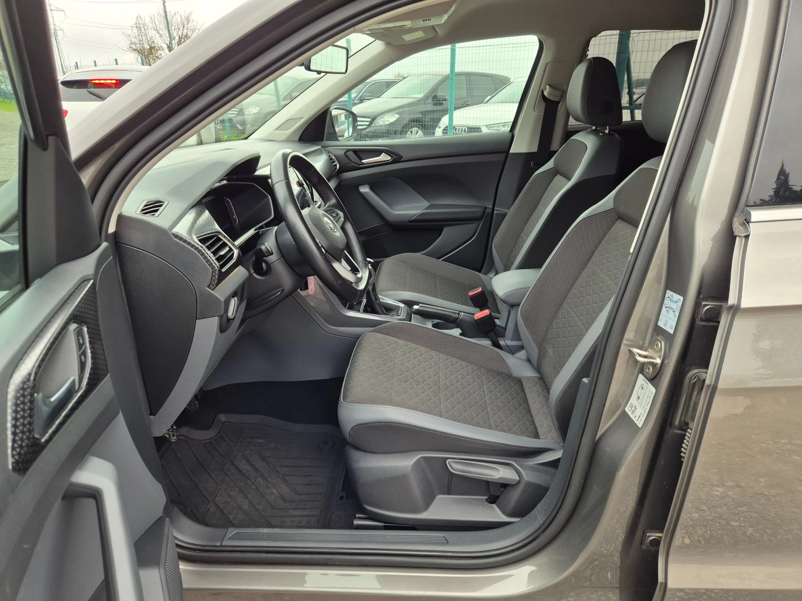 VW T-Cross 1.6TDI 99000��!!! | Mobile.bg � ����������� 13