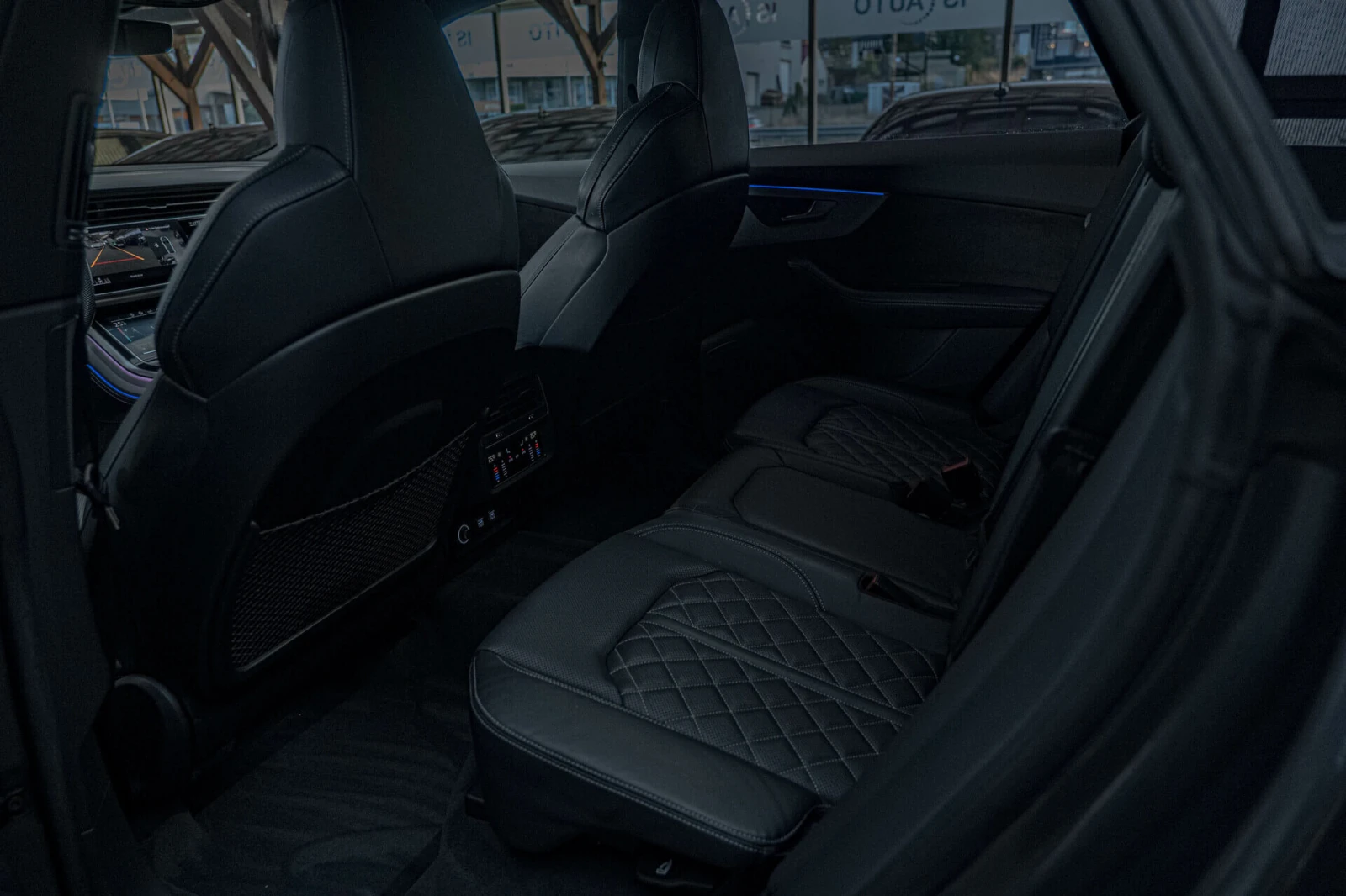 Audi Q8 50TDI/Ambient/Обдухване/Sline/HuD/Quattro - изображение 6