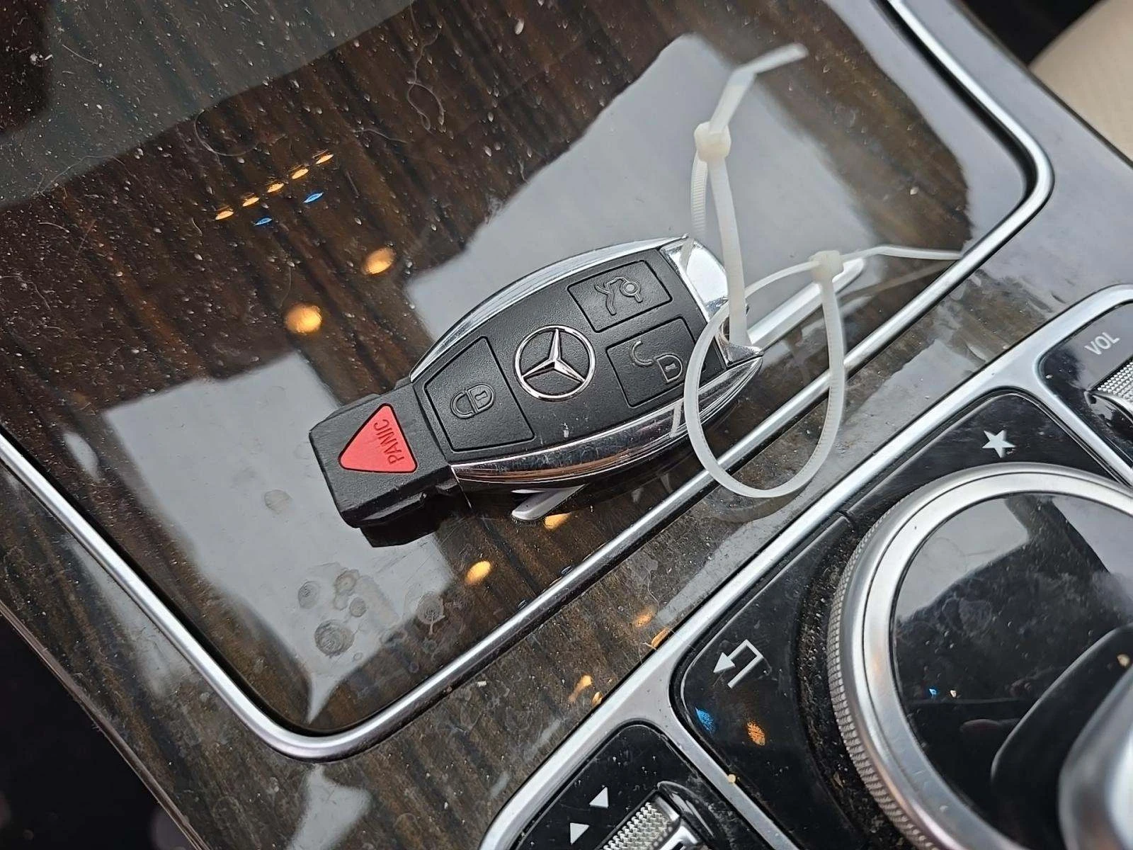 Mercedes-Benz GLC 300 4MATIC* BURMESTER* BLIND SPOT* ПАНО* KEYLESS - изображение 9