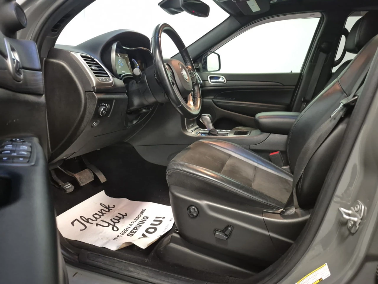 Jeep Grand cherokee АВТО КРЕДИТ* ЦЕНА ДО БГ * СЕРВИЗНА ИСТОРИЯ - изображение 5