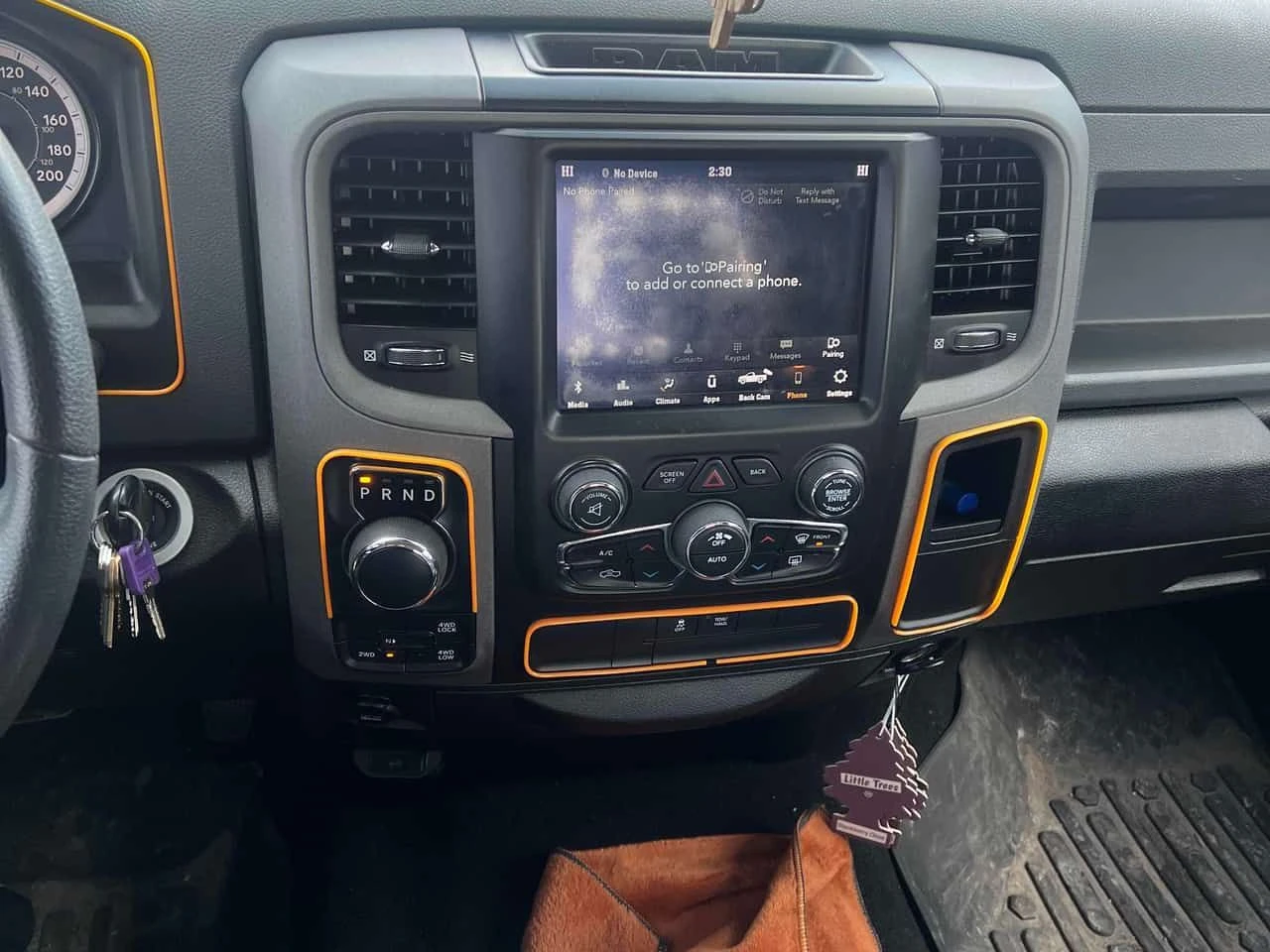 Dodge RAM 1500 * Express * 2 КЛЮЧА* ПОДГРЕВ* KEYLESS* , снимка 9 - Автомобили и джипове - 54015163