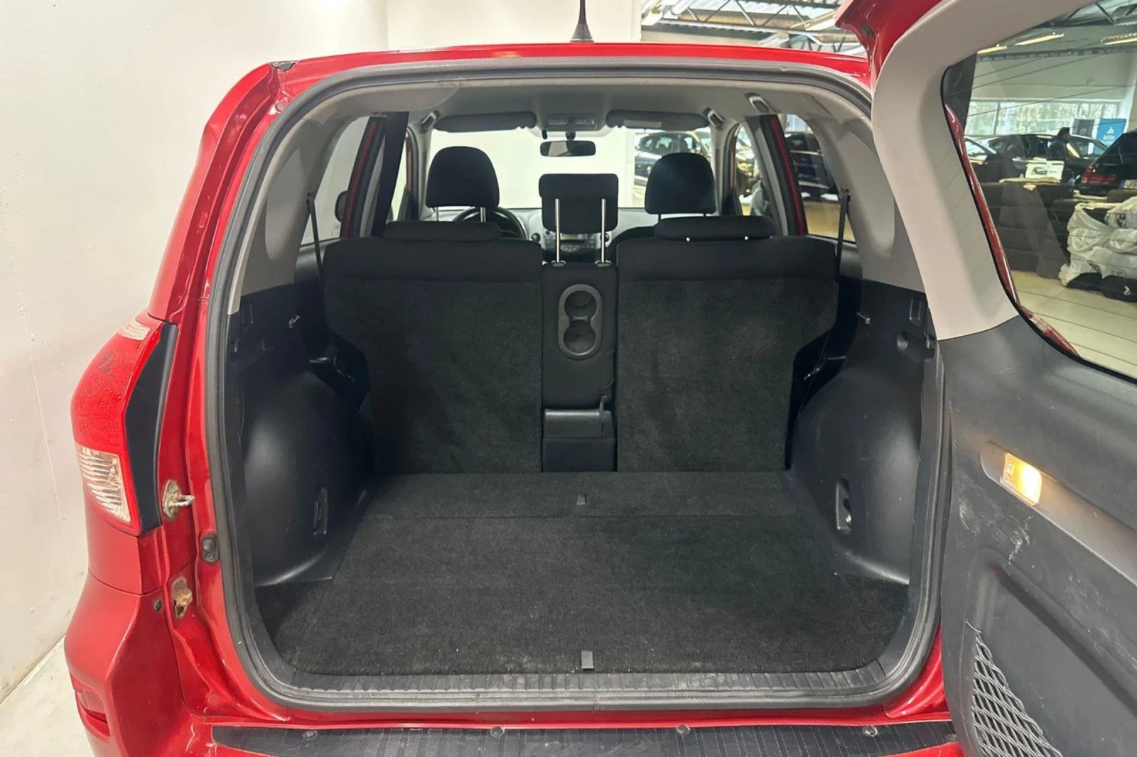 Toyota Rav4 2.2 D4D 136k.c  TOP!, снимка 9 - Автомобили и джипове - 54084832