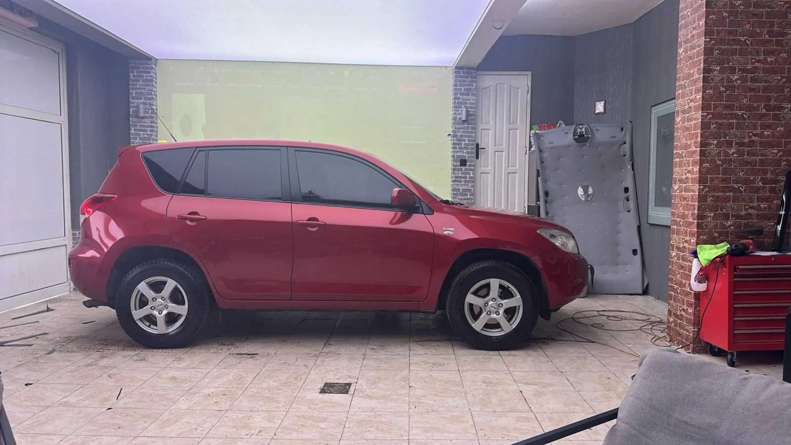 Toyota Rav4 2.2 D4D 136k.c  TOP!, снимка 3 - Автомобили и джипове - 54084832