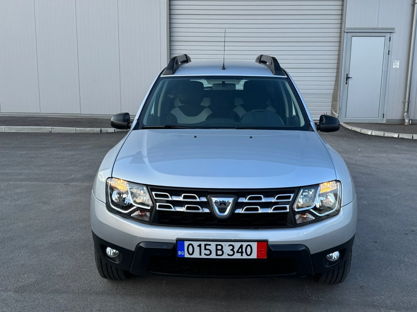 Dacia Duster 1.6i 114k.c. 4x4 * Navi * Bluetooth * Start Stop , снимка 8 - Автомобили и джипове - 54114519