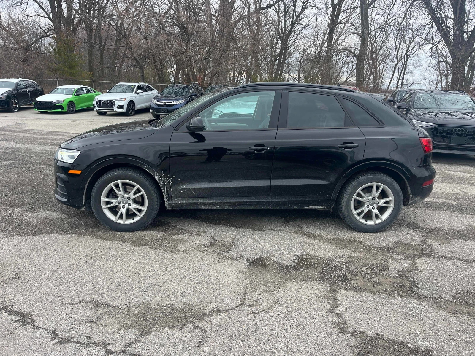 Audi Q3 Komfort * * CARFAX * * АВТО КРЕДИТ * * , снимка 3 - Автомобили и джипове - 54169576