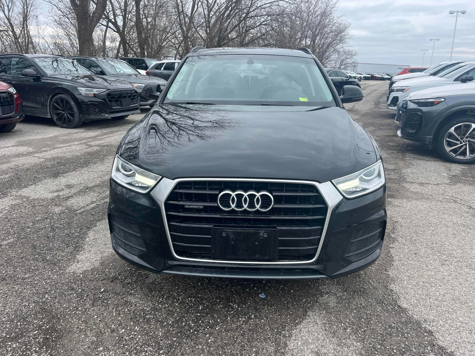 Audi Q3 Komfort * * CARFAX * * АВТО КРЕДИТ * * , снимка 2 - Автомобили и джипове - 54169576