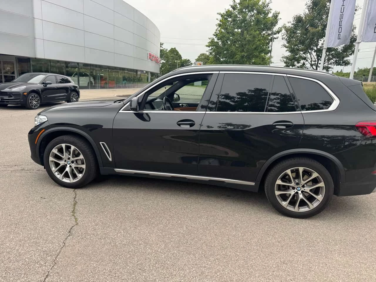 BMW X5 xDrive40i/HARMAN KARDON/HUD/LASER/ПАНОРАМА/360, снимка 4 - Автомобили и джипове - 54952811