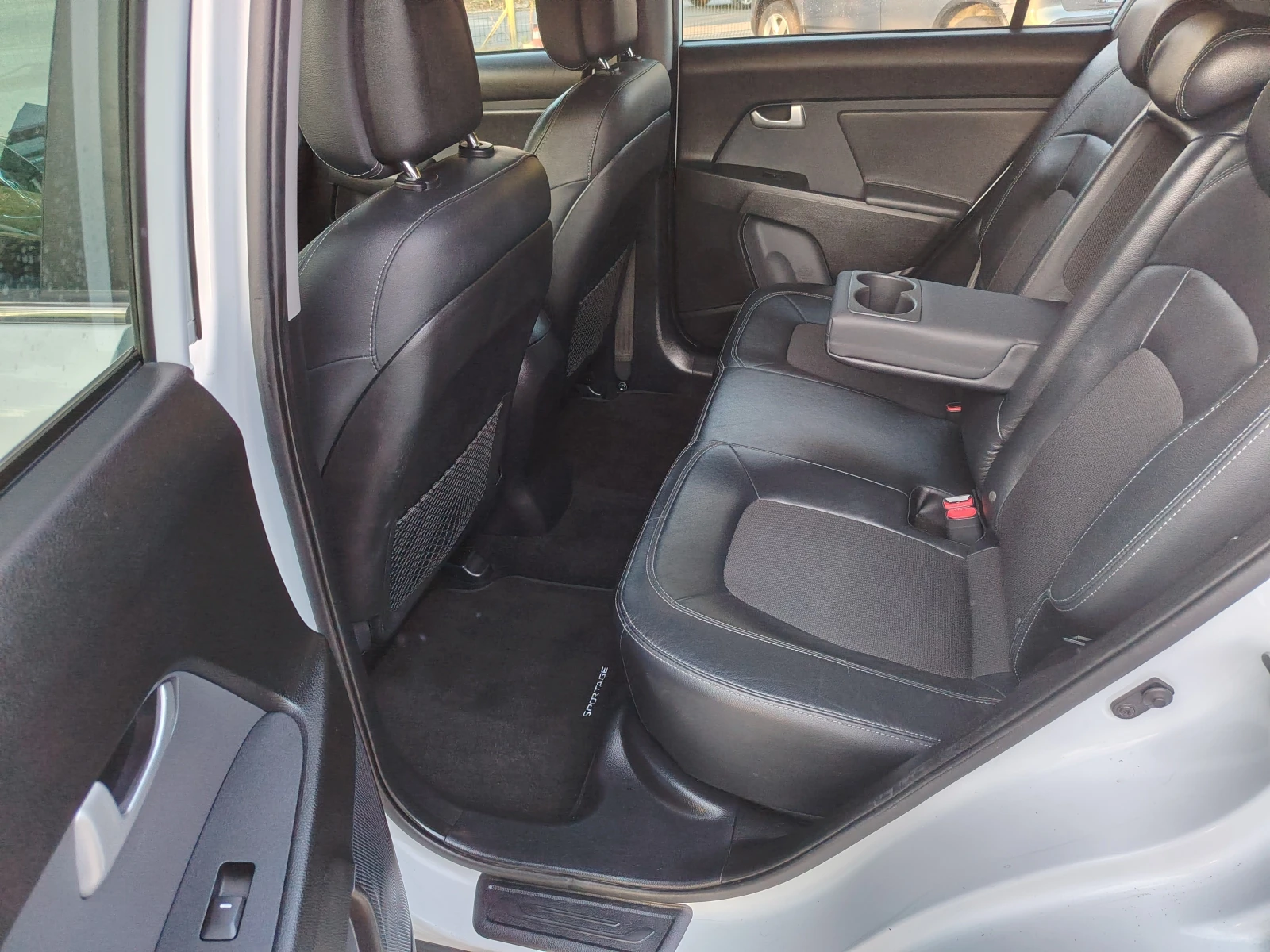Kia Sportage 2.0 BARTER 136, снимка 12 - Автомобили и джипове - 55946366