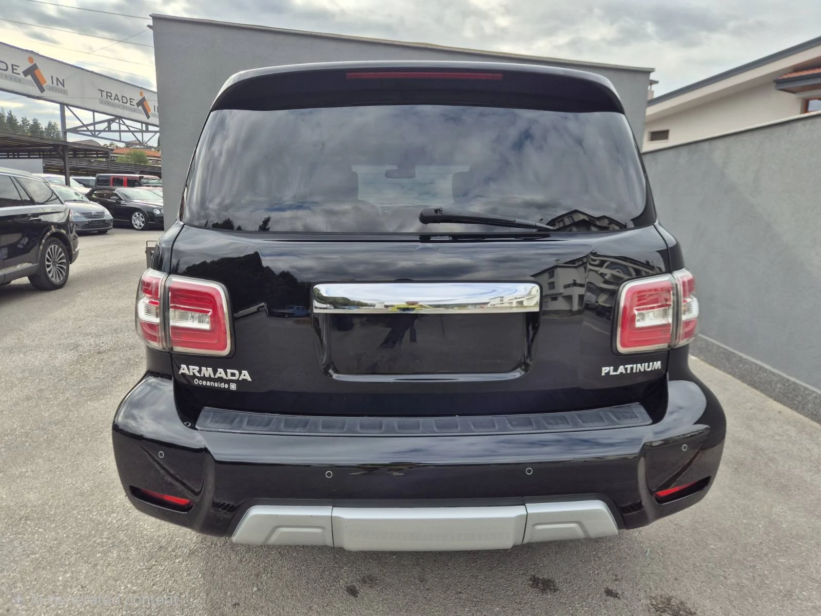 Nissan Armada 5.6L V8 AWD, снимка 5 - Автомобили и джипове - 56118180