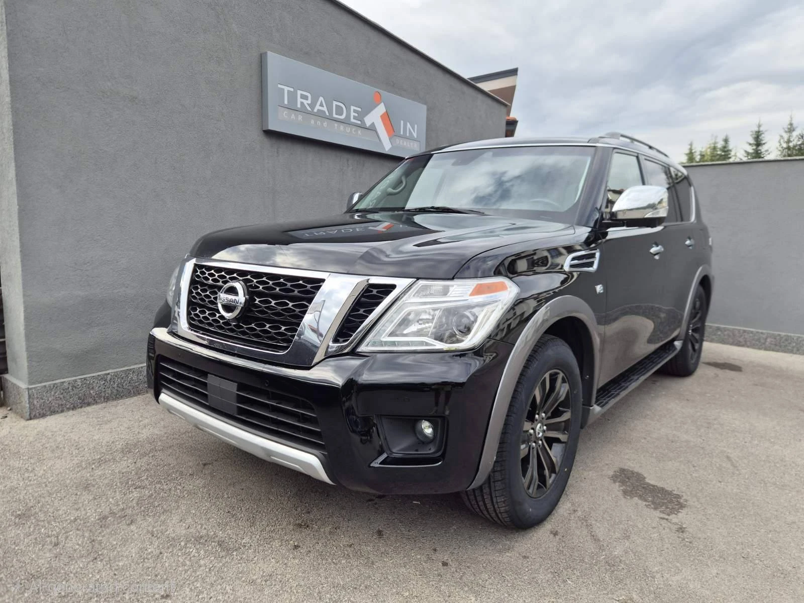 Nissan Armada 5.6L V8 AWD