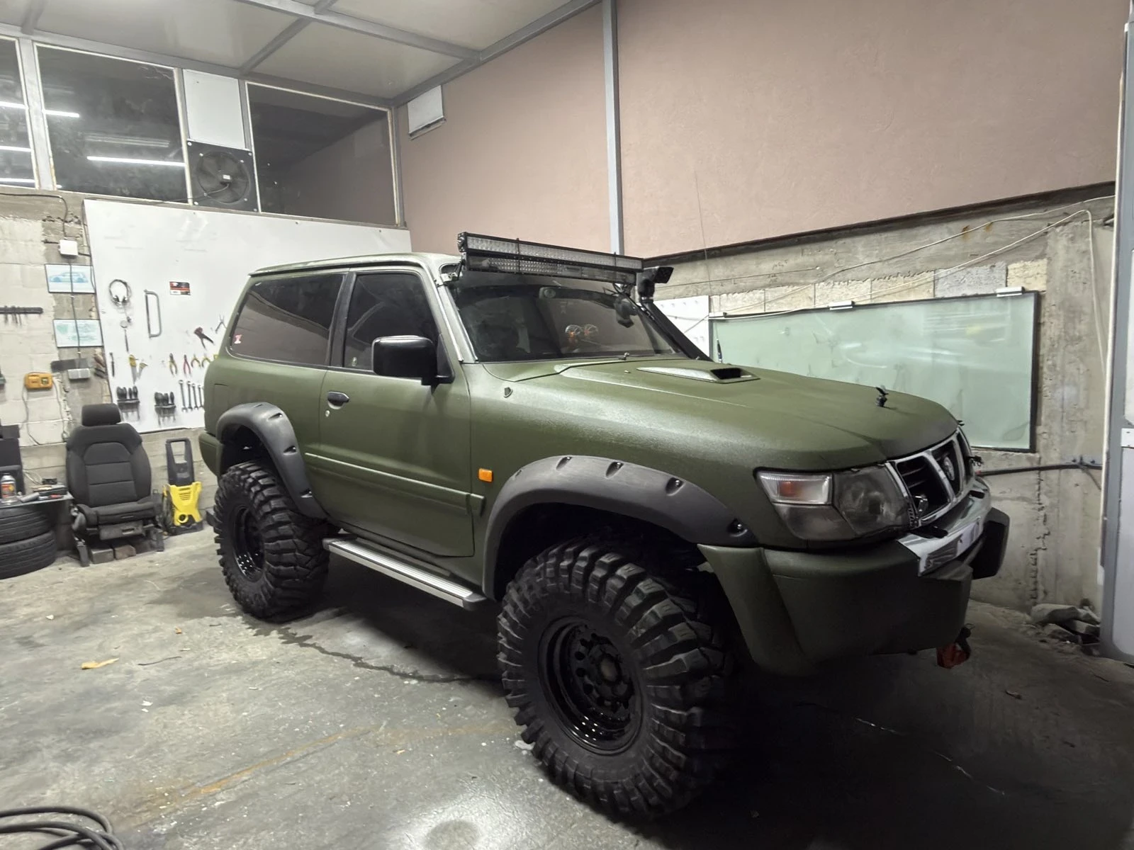 Nissan Patrol, снимка 6 - Автомобили и джипове - 56170638