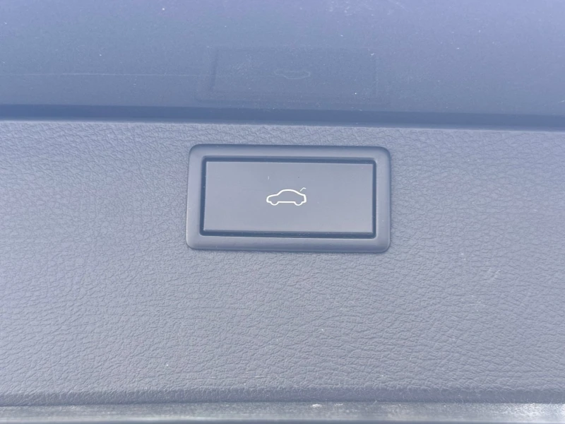 VW Multivan Comfortline TDI, снимка 14 - Бусове и автобуси - 53243024