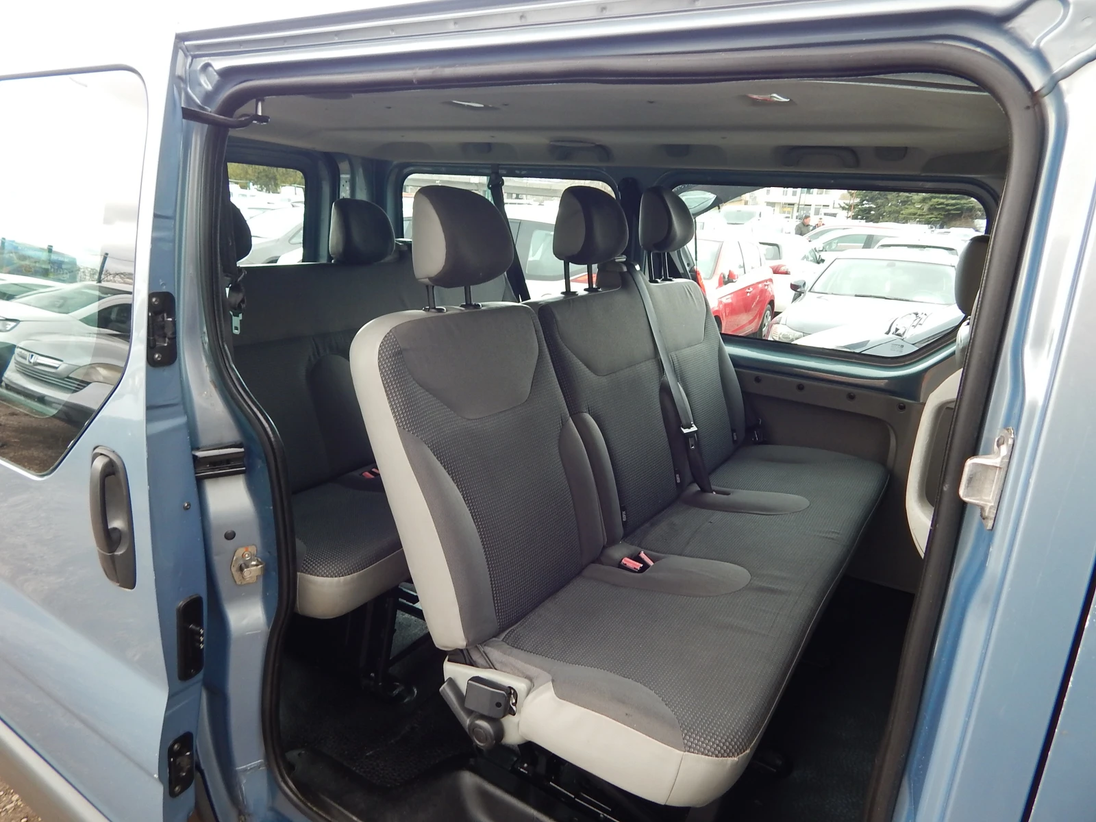 Renault Trafic 2.0CDTI* 9места* МАХI* , снимка 17 - Бусове и автобуси - 53946344