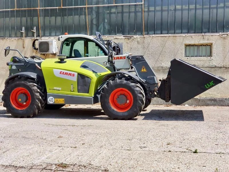 Телескопичен товарач Claas Scorpion 7055, снимка 4 - Селскостопанска техника - 37109502