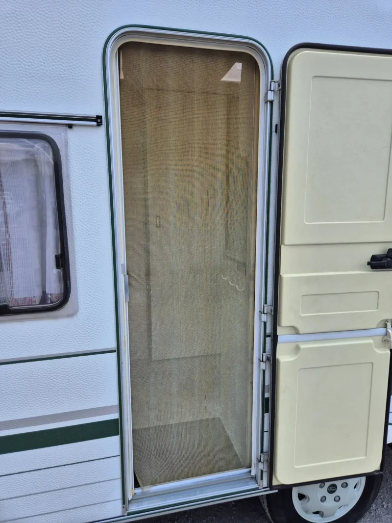 Каравана Chateau 4 МЕСТА WC БАНЯ ФОРСЕЛТ , снимка 16 - Каравани и кемпери - 50779083