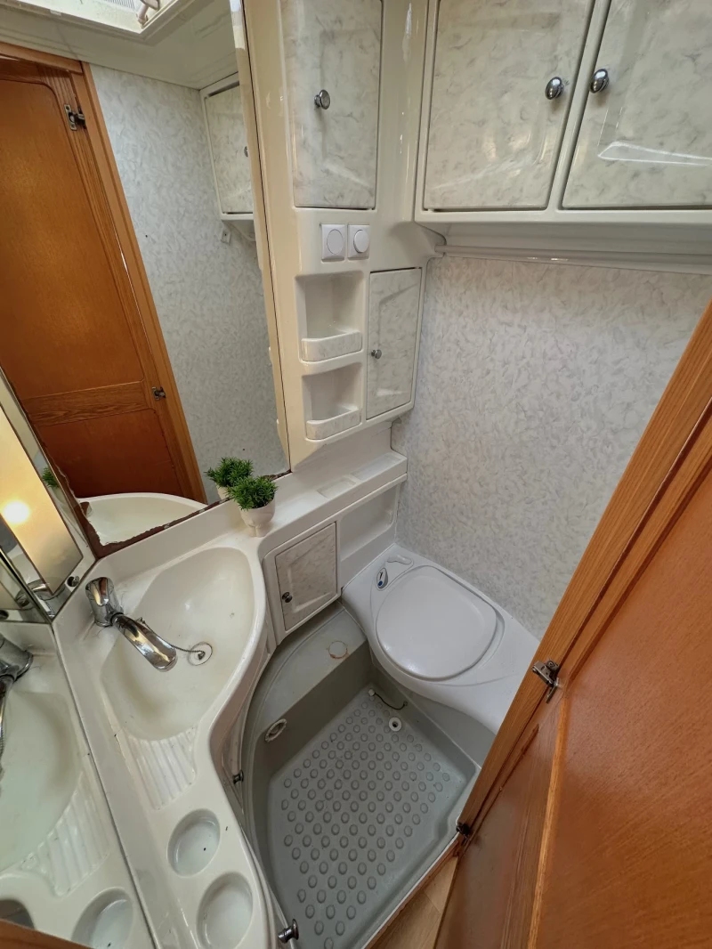 Каравана Hobby Prestige / НОВ ВНОС / РЕГИСТРИРАНА / Баня и WC, снимка 16 - Каравани и кемпери - 52750677