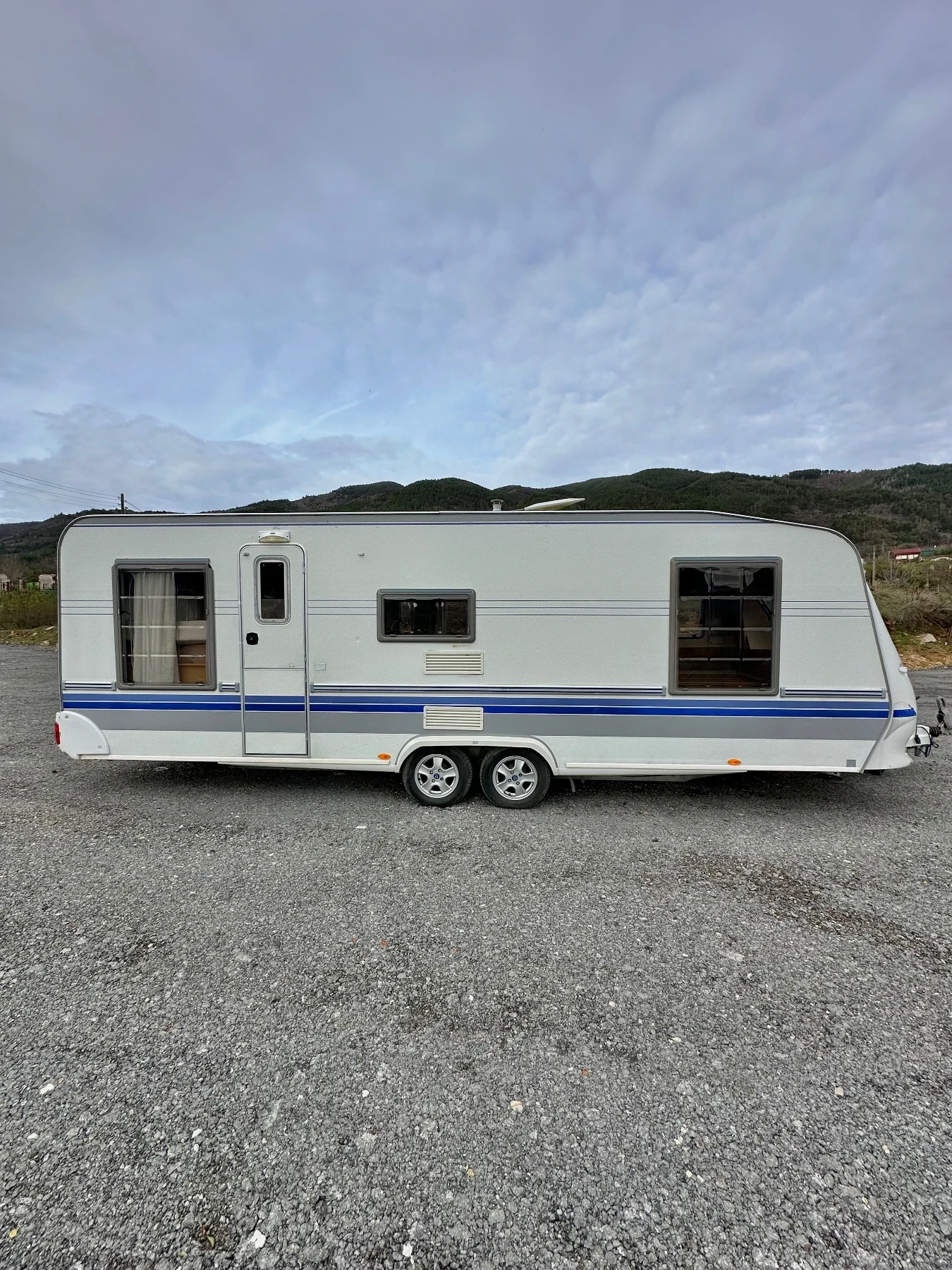 Каравана Hobby Prestige / НОВ ВНОС / РЕГИСТРИРАНА / Баня и WC - изображение 4